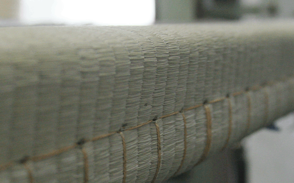 畳の色相は他の素材とも合わせやすい色相です。
